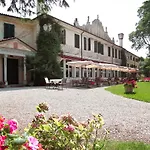 Luppis Hotel 4*