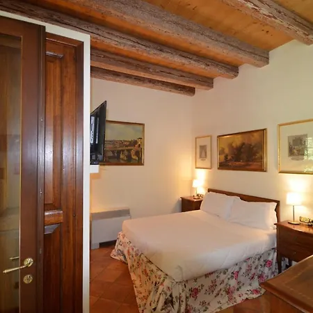 Hotell Luppis 4*