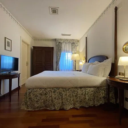 Hotell Luppis 4*